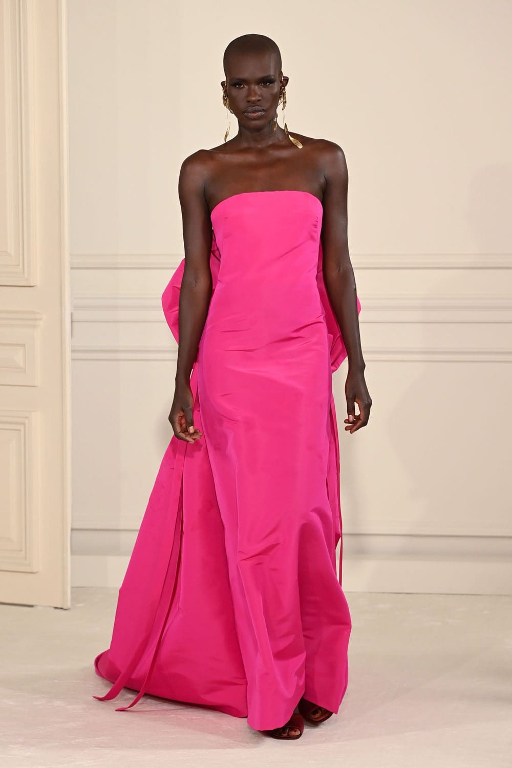 Valentino Haute Couture Spring Summer 2022 by RUNWAY MAGAZINE