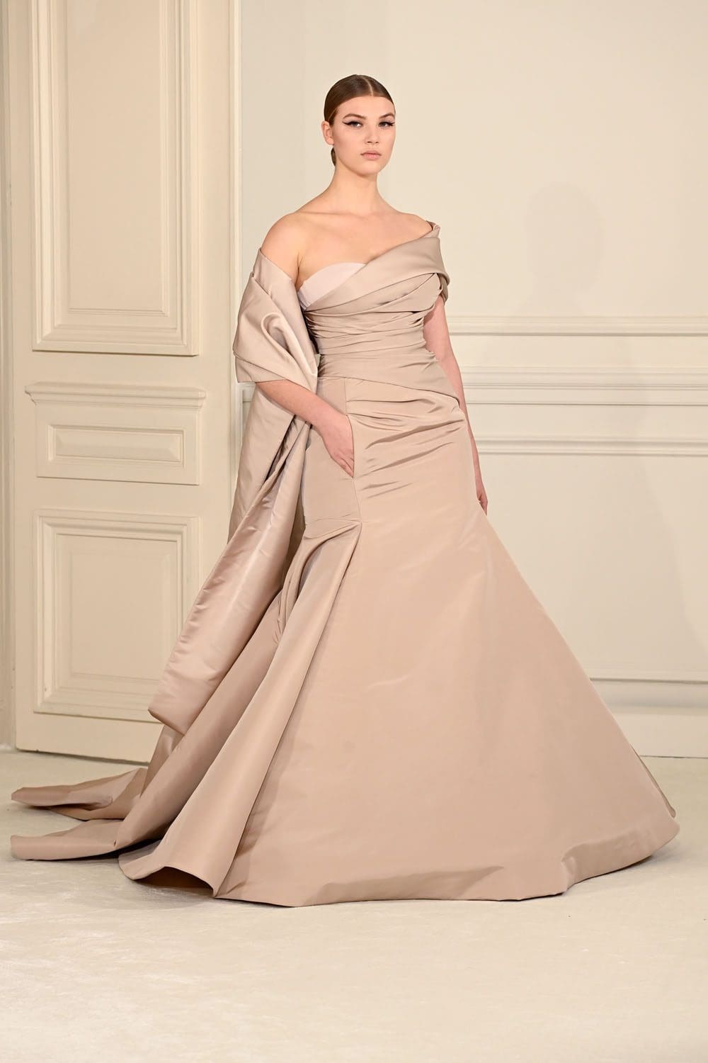 Valentino Haute Couture Spring Summer 2022 by RUNWAY MAGAZINE