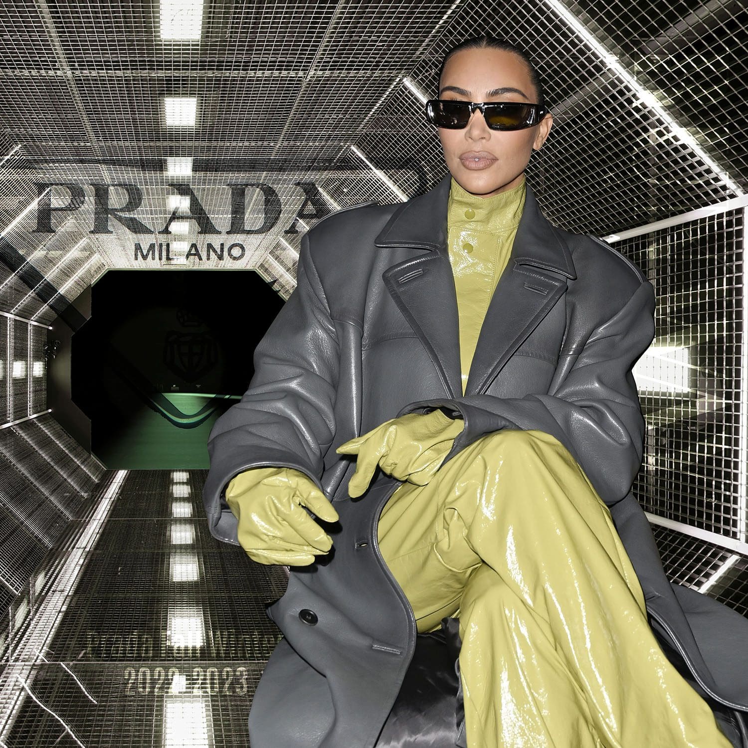 Kim Kardashian für Prada Herbst 2022 Mailand Runway Magazin