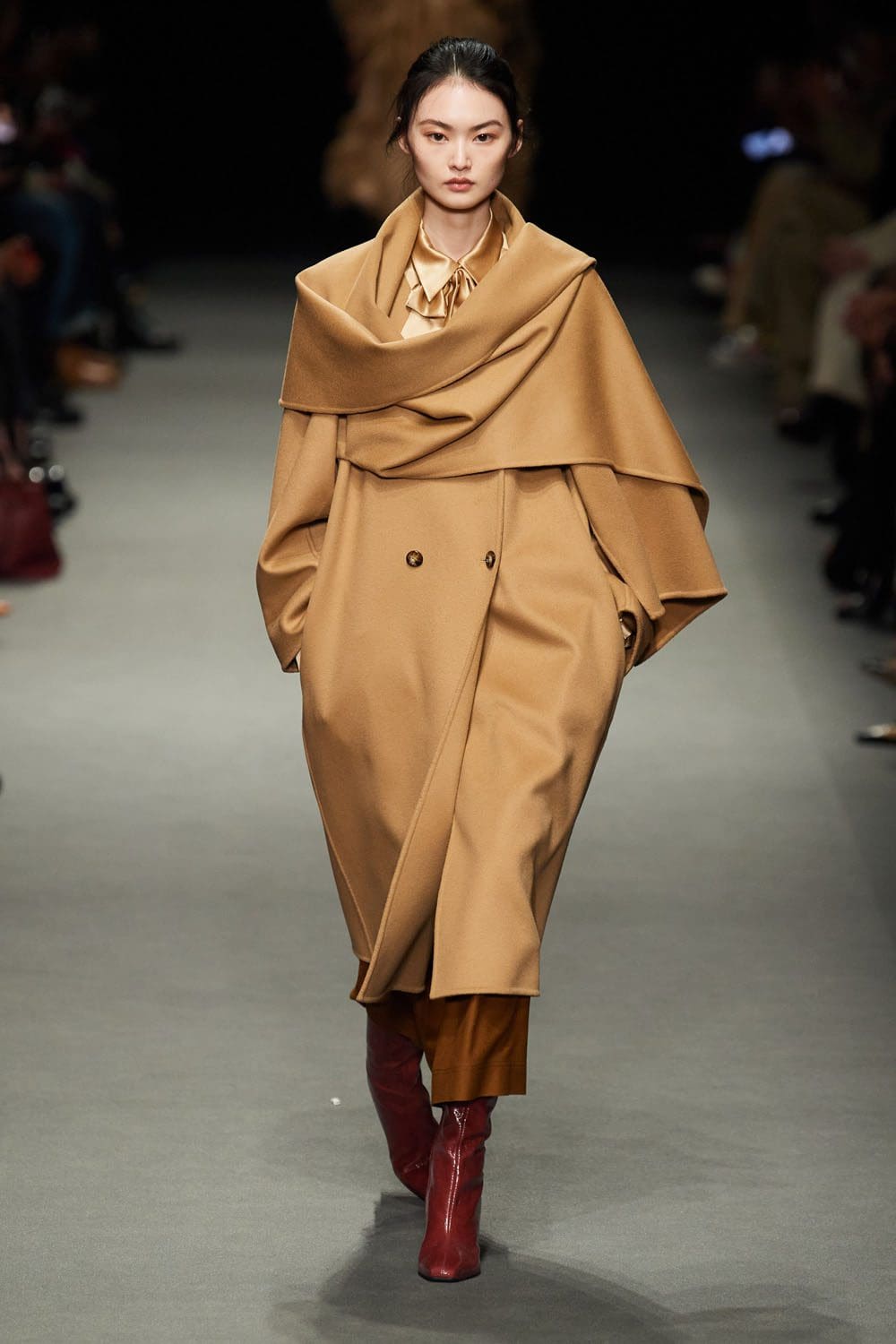 Alberta Ferretti Fall Winter 2022-2023 Milan Runway Magazine