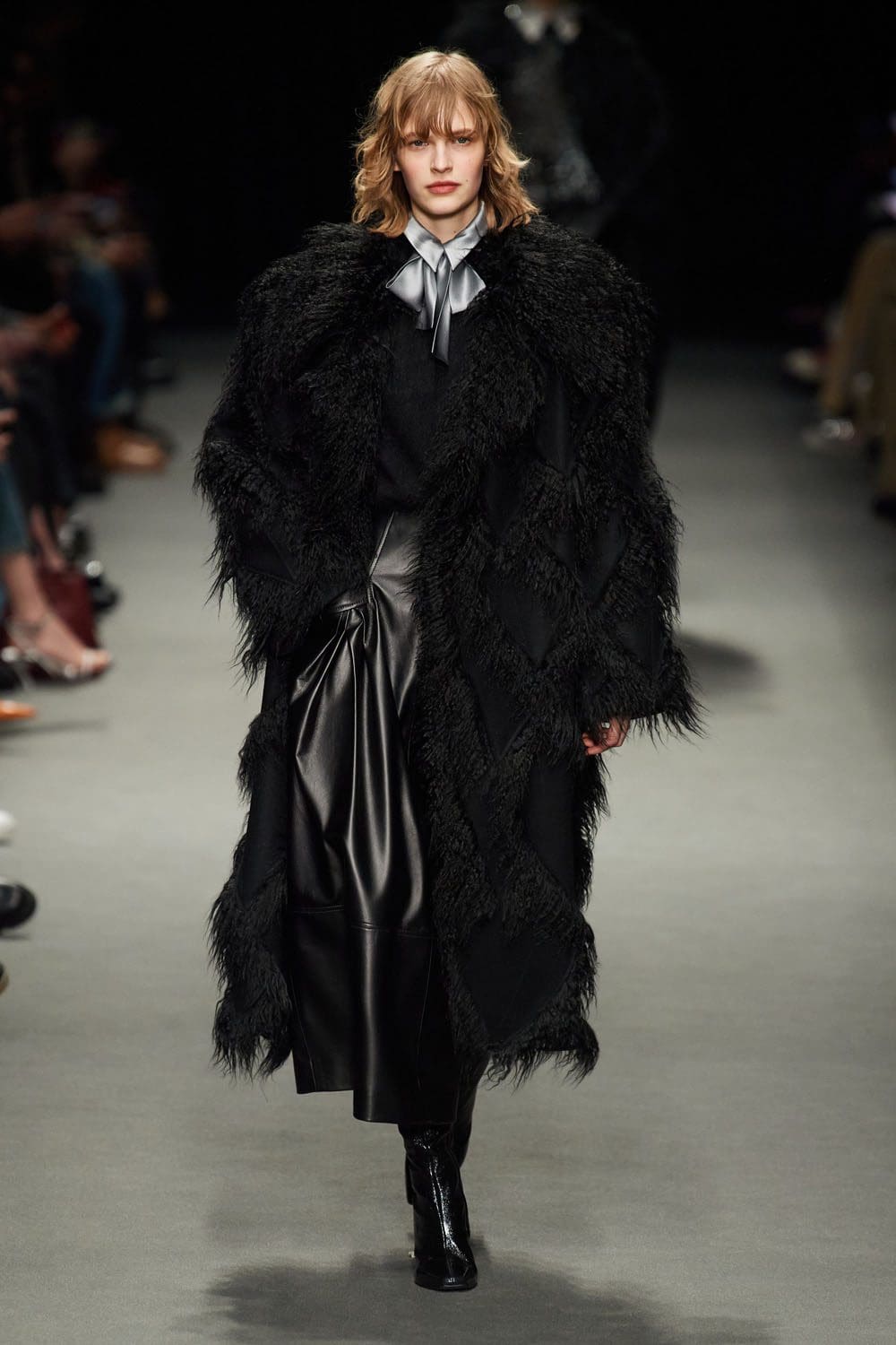 Alberta Ferretti Fall Winter 2022-2023 Milan Runway Magazine