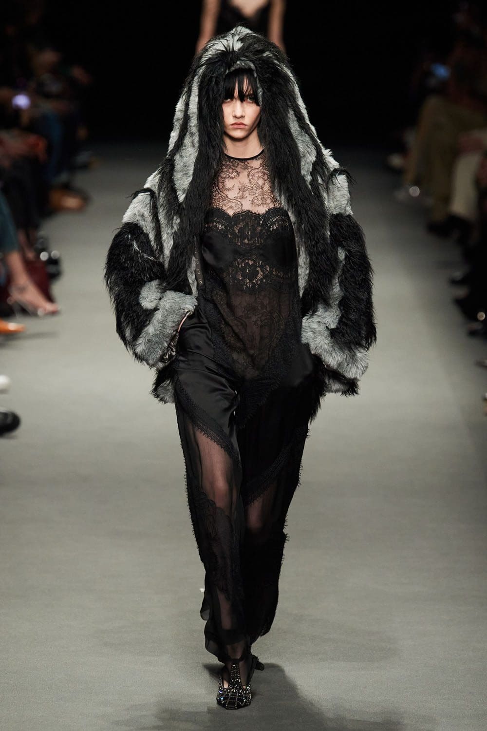 Alberta Ferretti Fall Winter 2022-2023 Milan Runway Magazine
