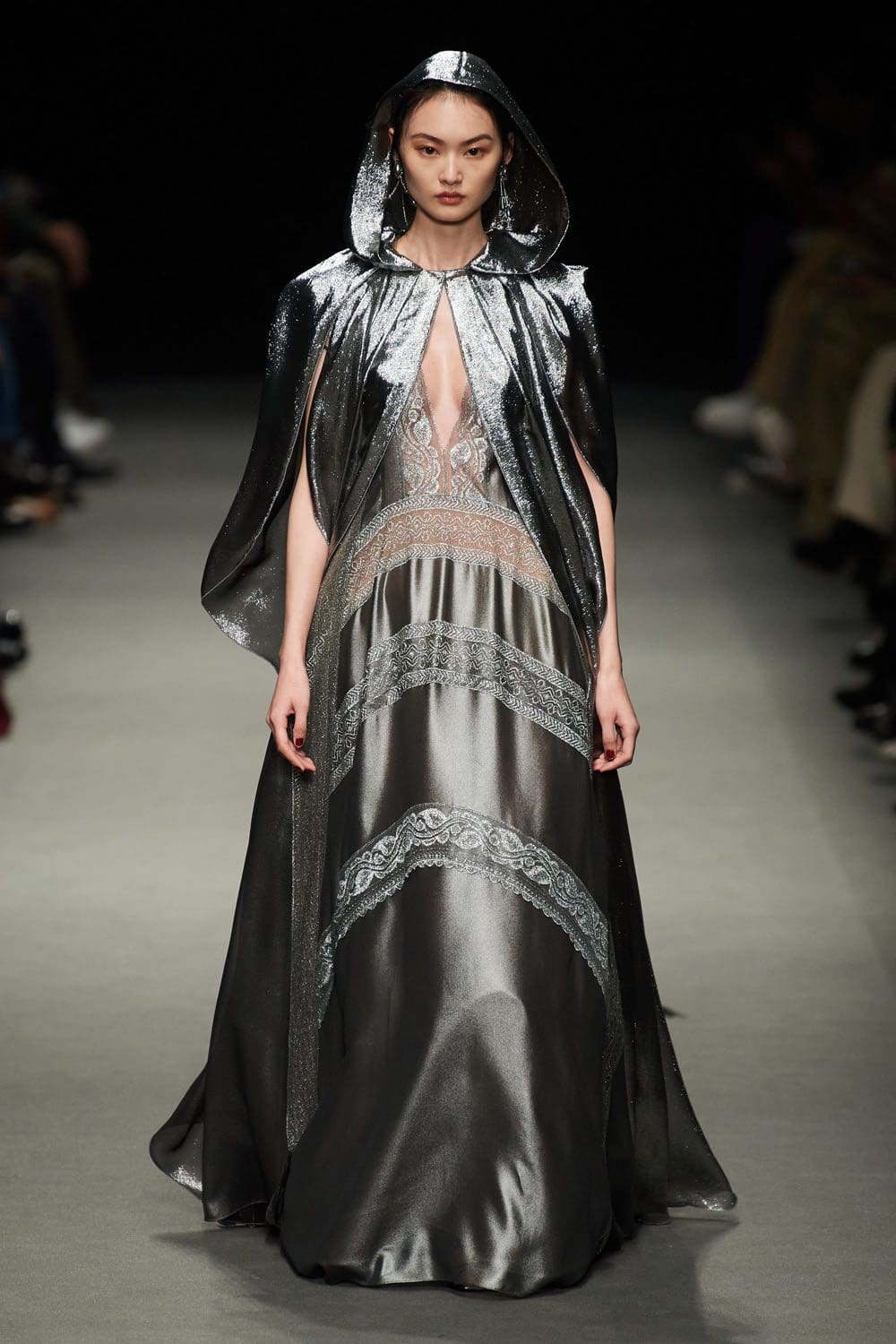 Alberta Ferretti Fall Winter 2022-2023 Milan Runway Magazine