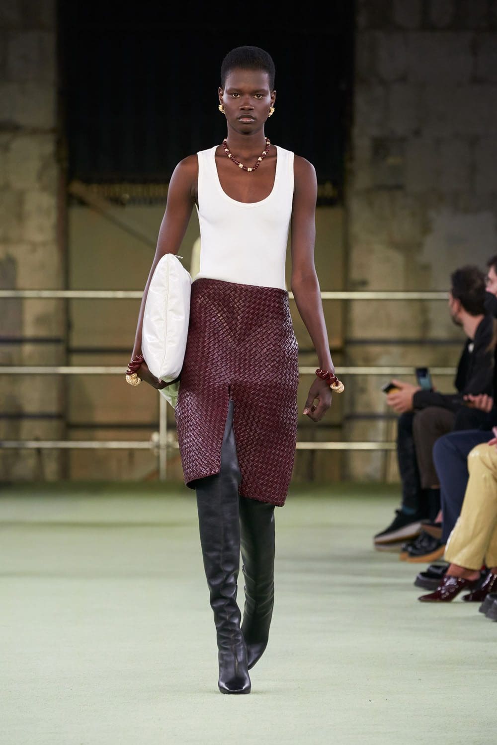 Bottega Veneta 2022 秋冬系列-2023 米兰 Runway 杂志