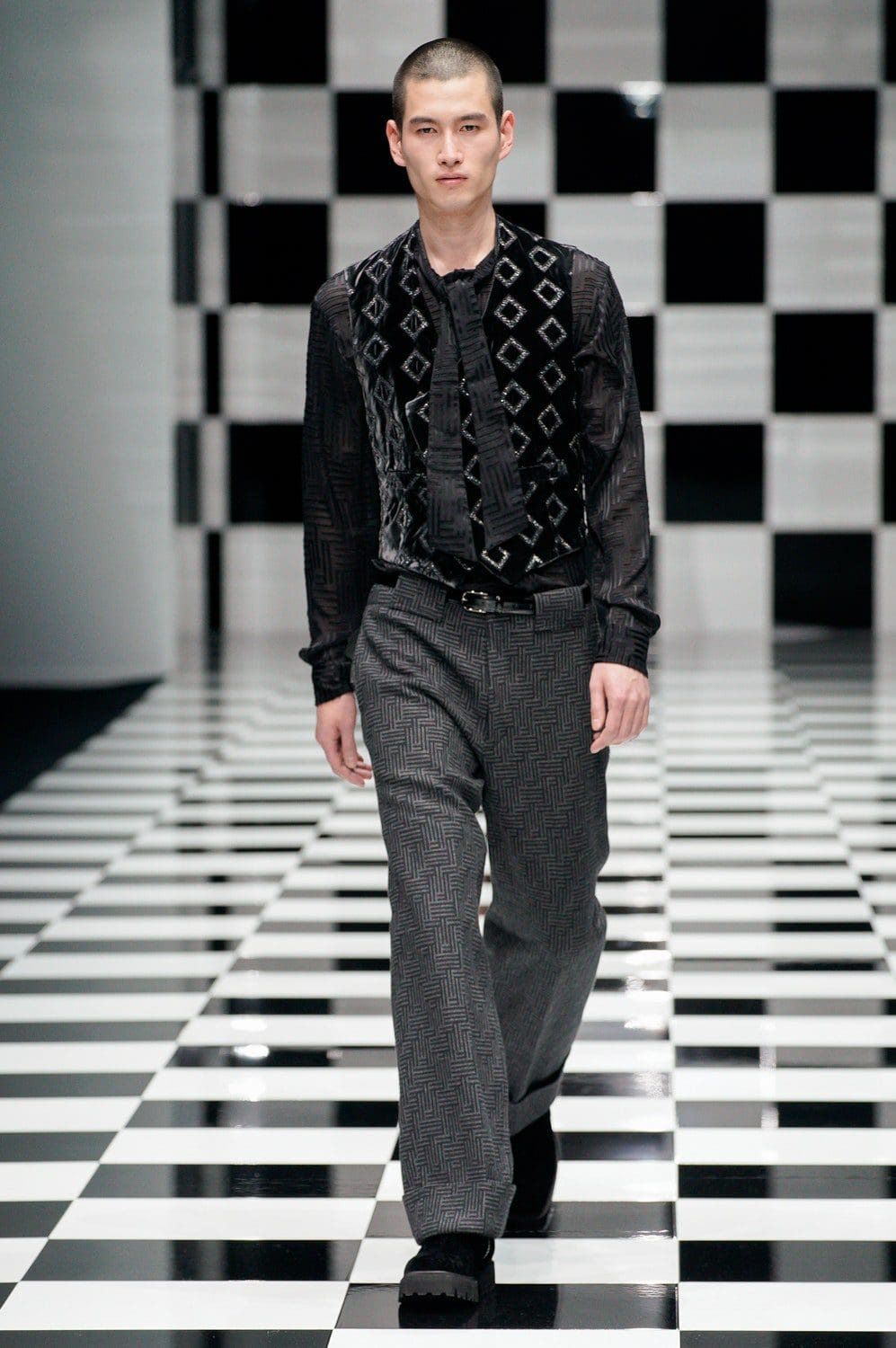 Emporio Armani Herbst Winter 2022-2023 Milan Runway Magazin