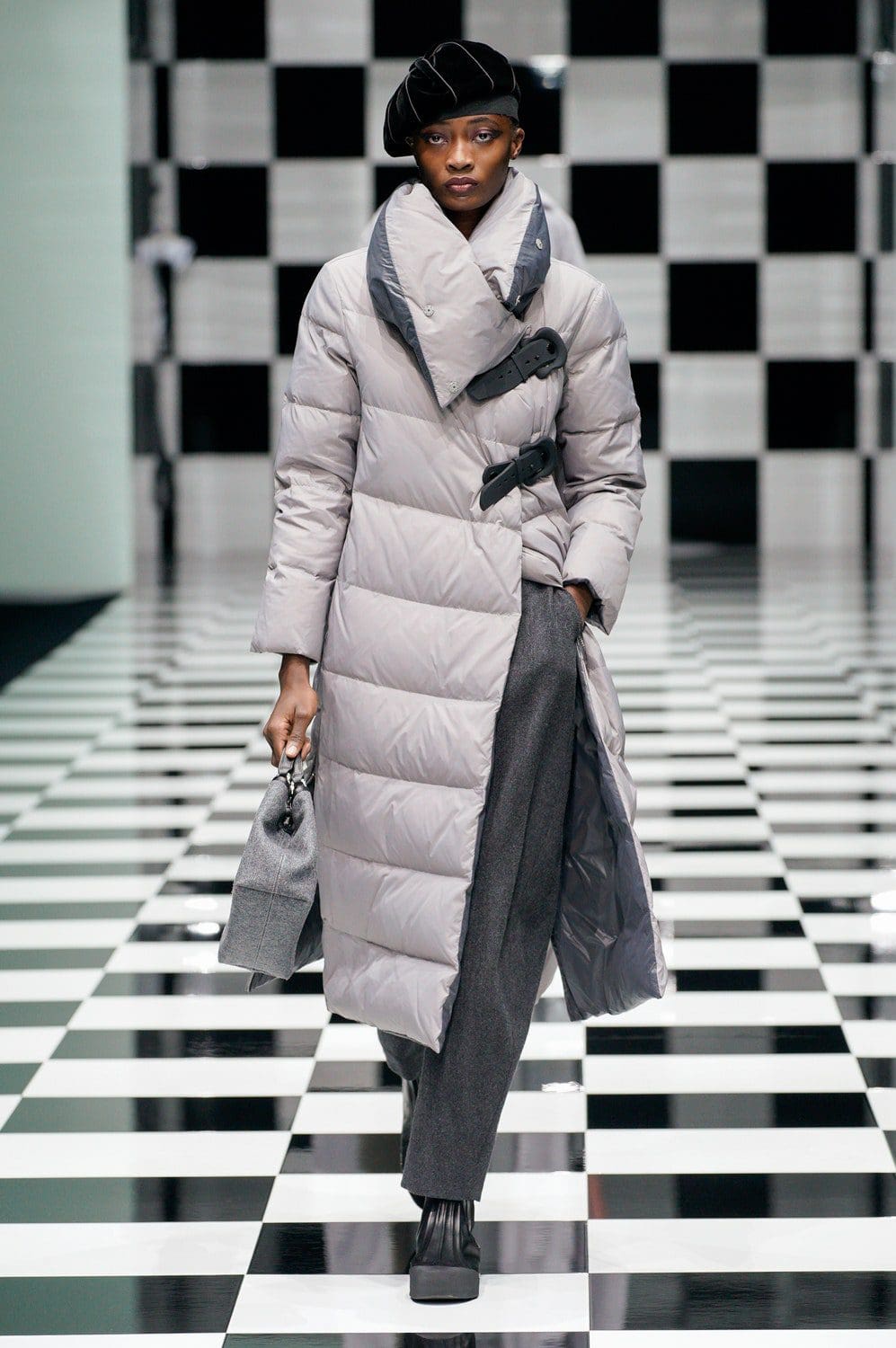 Emporio Armani Herbst Winter 2022-2023 Milan Runway Magazin