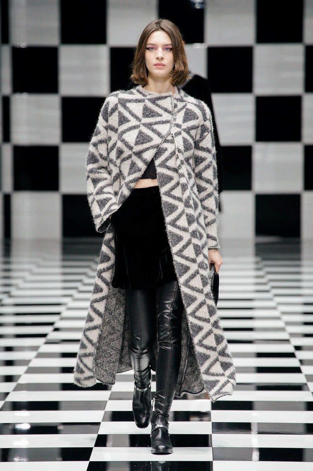Emporio Armani Herbst Winter 2022-2023 Milan Runway Magazin