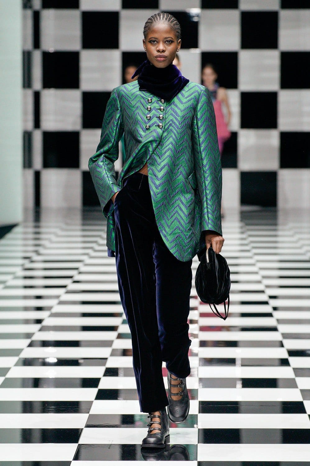 Emporio Armani Herbst Winter 2022-2023 Milan Runway Magazin