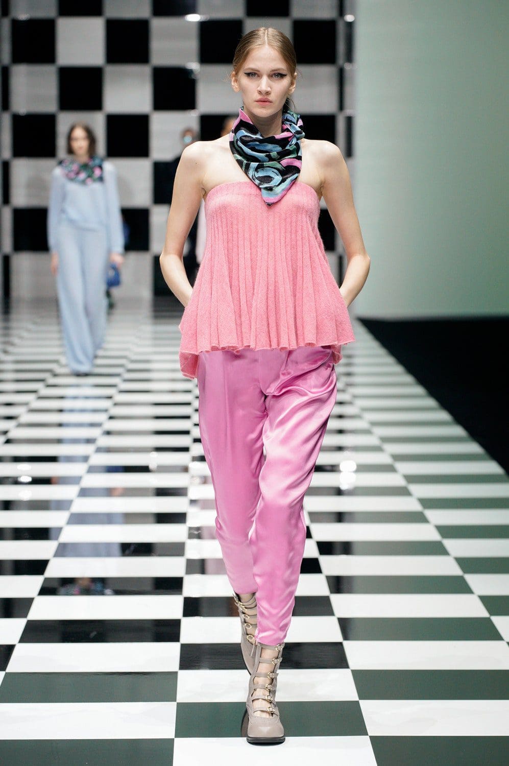 Emporio Armani Herbst Winter 2022-2023 Milan Runway Magazin