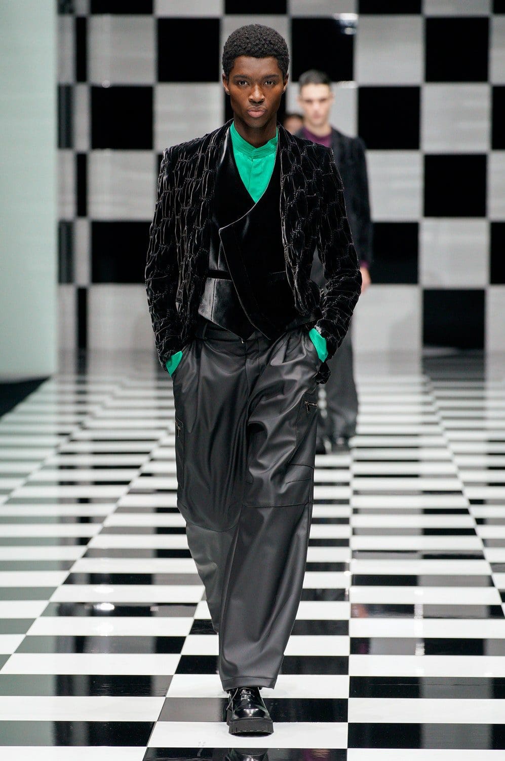 Emporio Armani Herbst Winter 2022-2023 Milan Runway Magazin