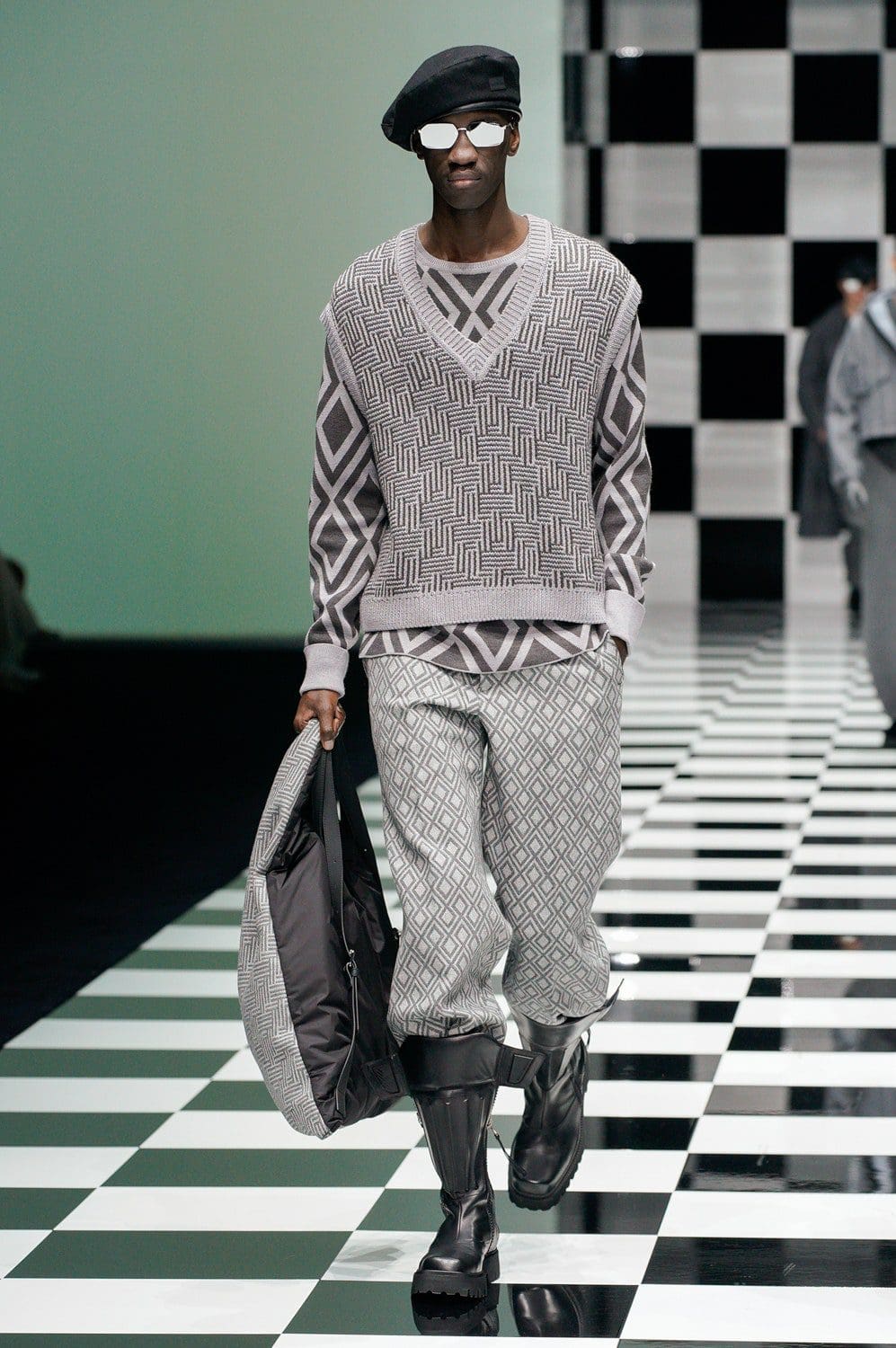 Emporio Armani Herbst Winter 2022-2023 Milan Runway Magazin