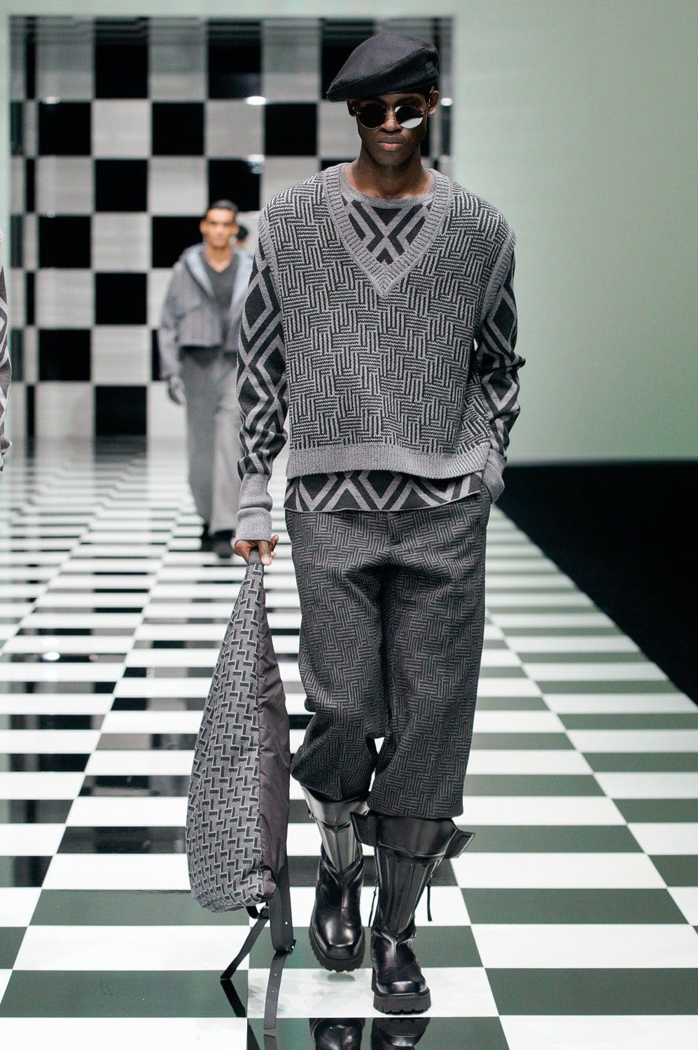 Emporio Armani Herbst Winter 2022-2023 Milan Runway Magazin