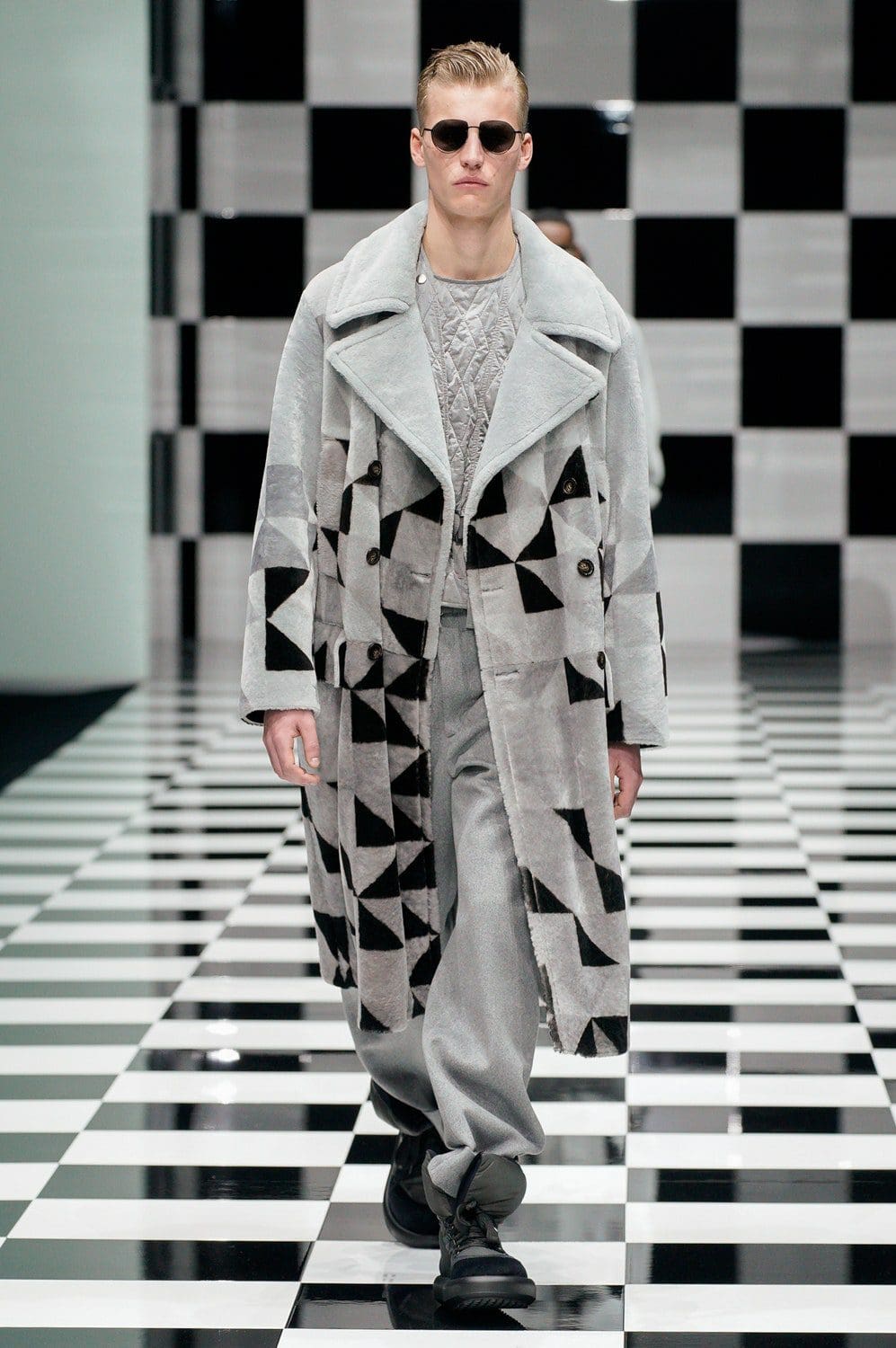 Emporio Armani Herbst Winter 2022-2023 Milan Runway Magazin