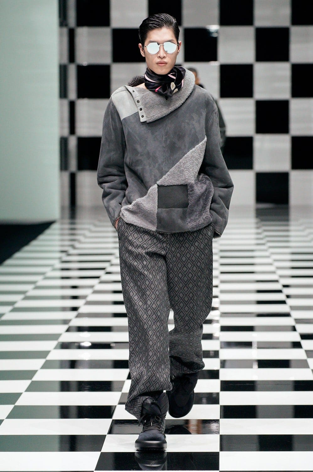 Emporio Armani Herbst Winter 2022-2023 Milan Runway Magazin