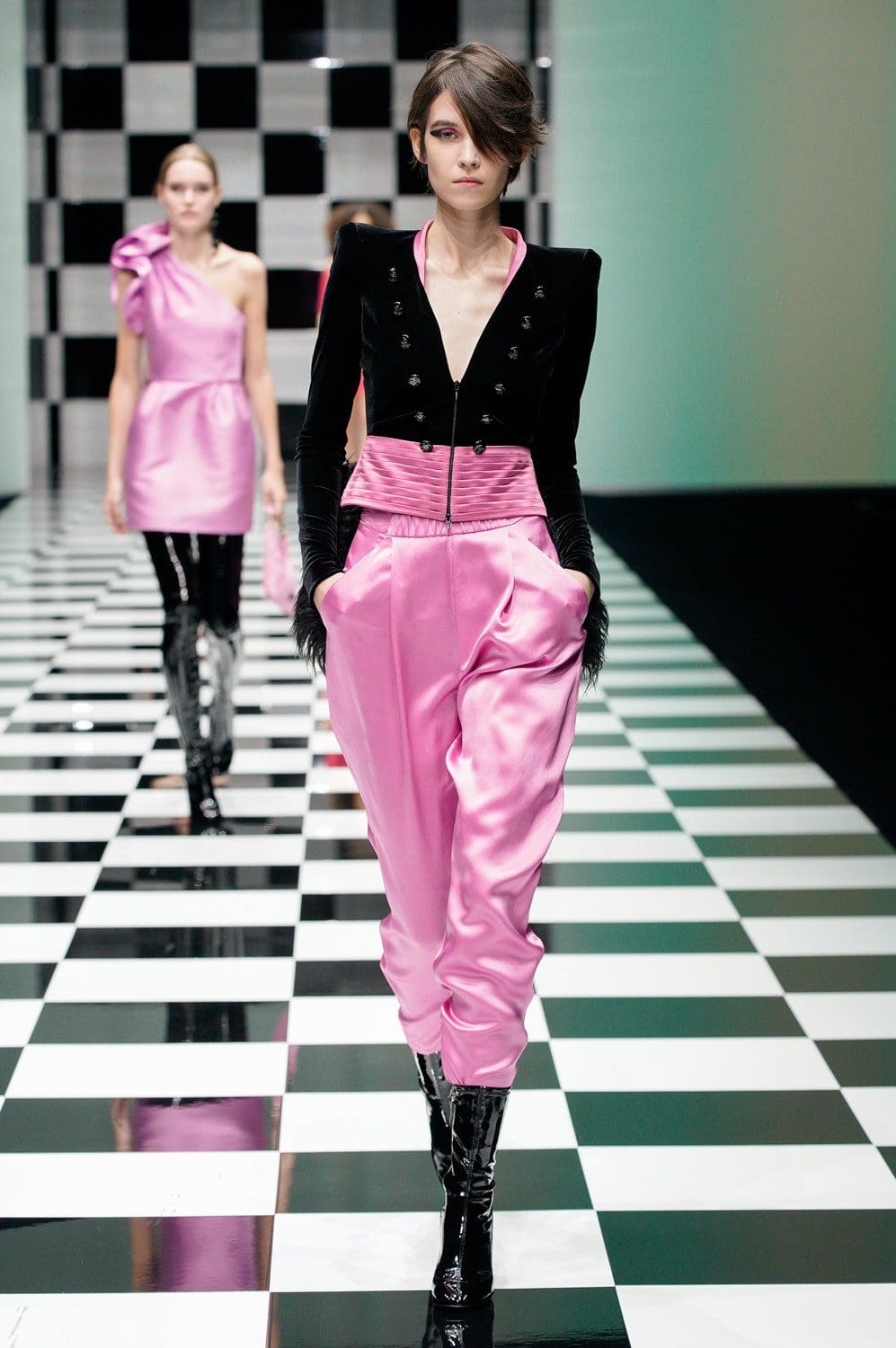 Emporio Armani Herbst Winter 2022-2023 Milan Runway Magazin