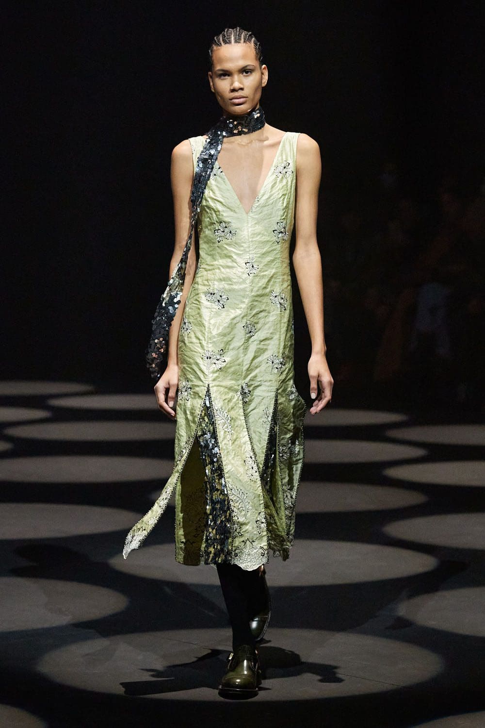 Erdem Fall Winter 2022-2023 London RUNWAY MAGAZINE