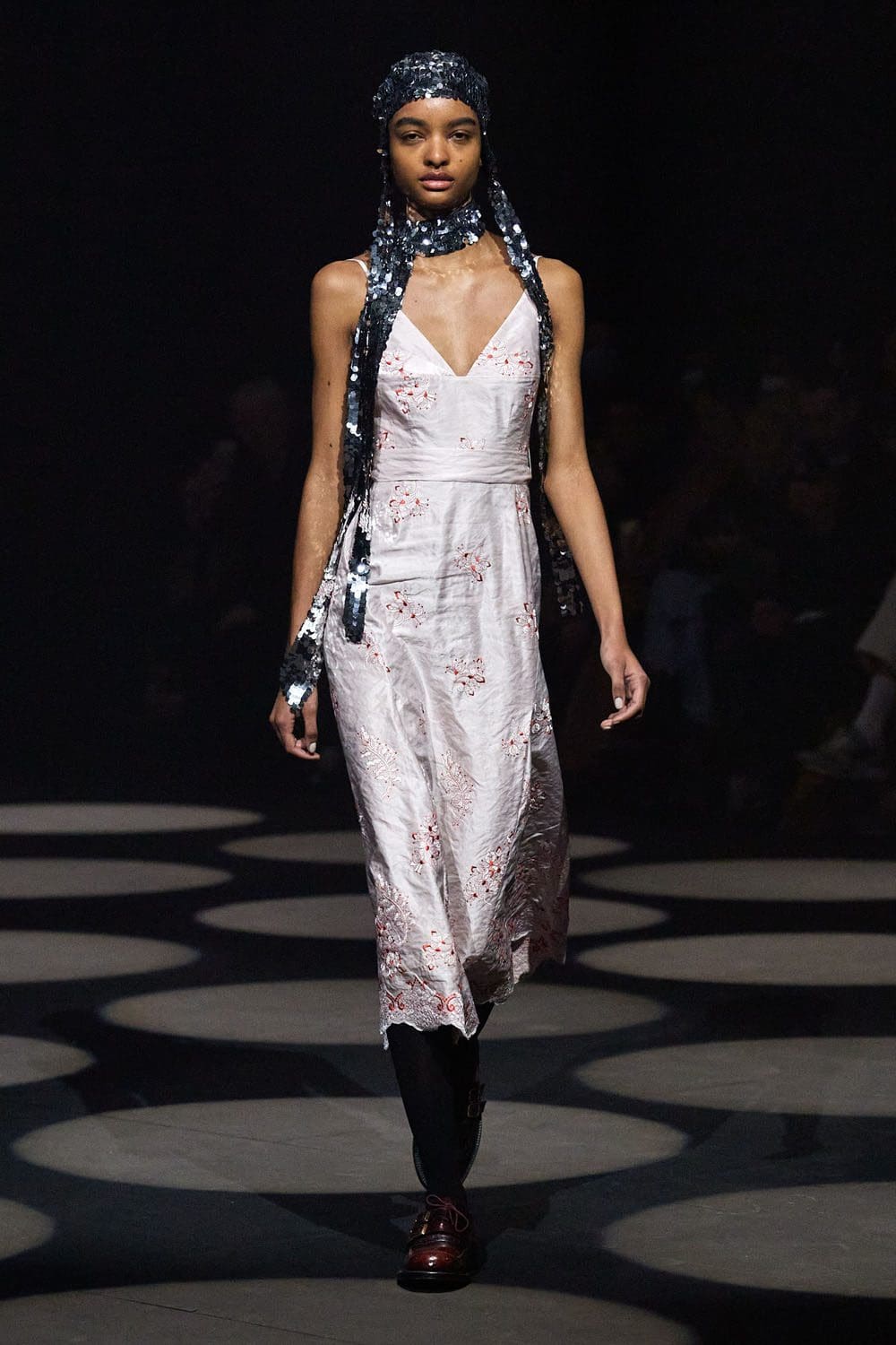 Erdem Fall Winter 2022-2023 London RUNWAY MAGAZINE