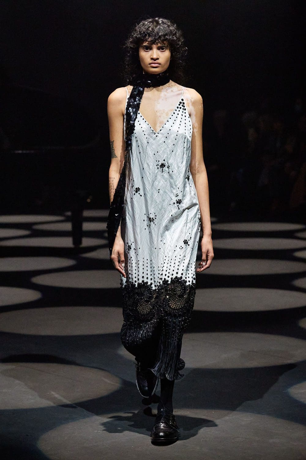 Erdem Fall Winter 2022-2023 London RUNWAY MAGAZINE