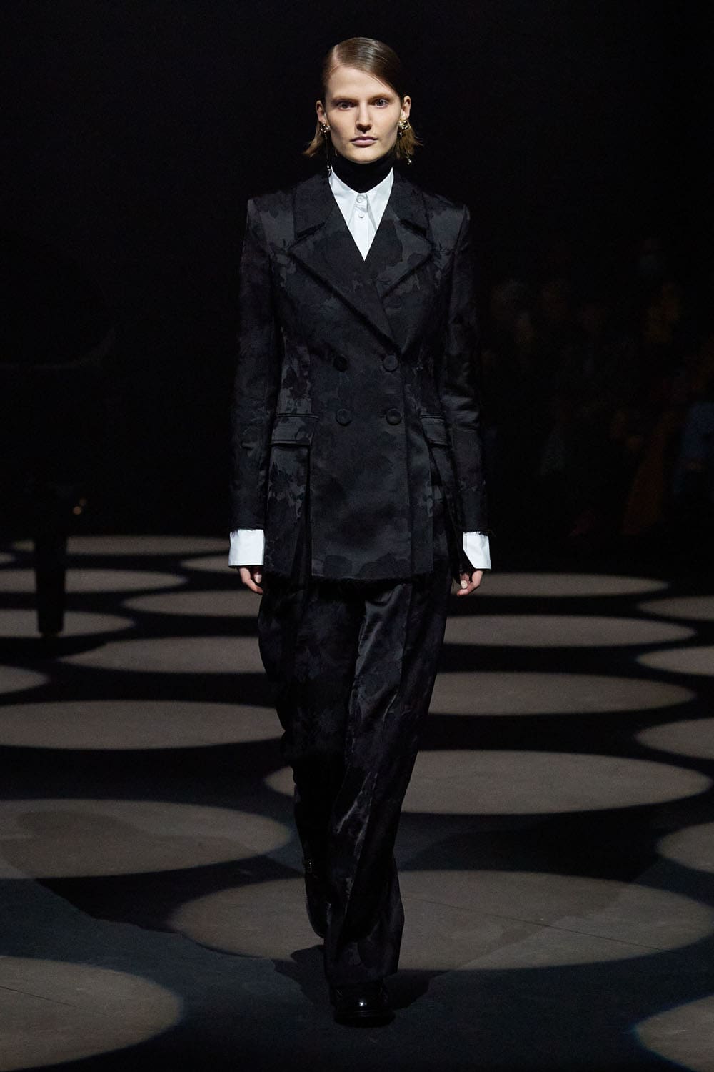 Erdem Fall Winter 2022-2023 London RUNWAY MAGAZINE