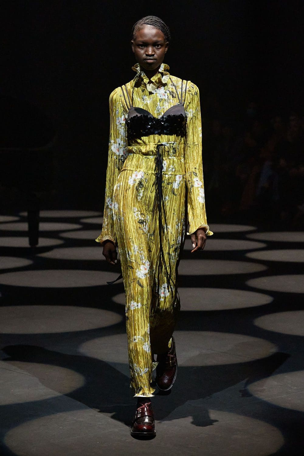Erdem Fall Winter 2022-2023 London RUNWAY MAGAZINE