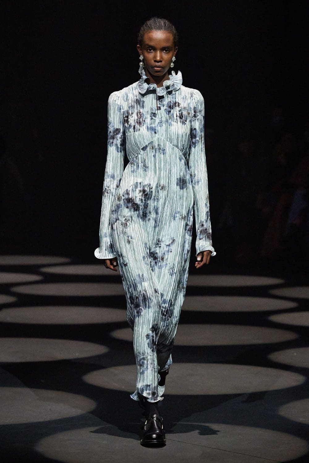 Erdem Fall Winter 2022-2023 London RUNWAY MAGAZINE
