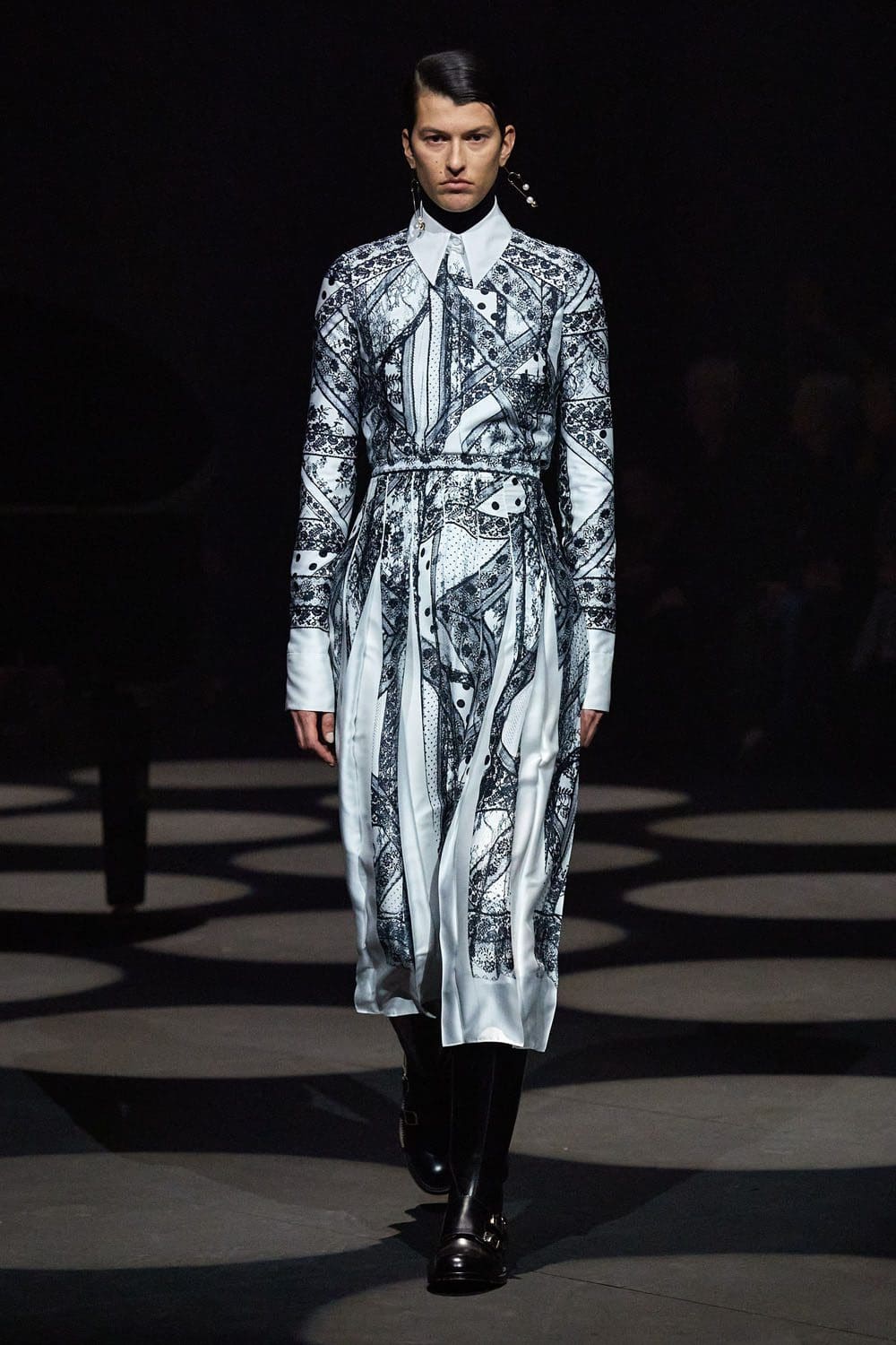 Erdem Fall Winter 2022-2023 London RUNWAY MAGAZINE