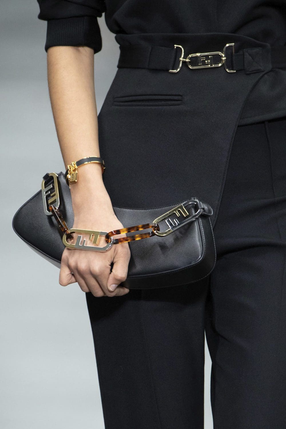 Fendi Fall Winter 2022-2023 Close Up Details Accessories Runway Magazine