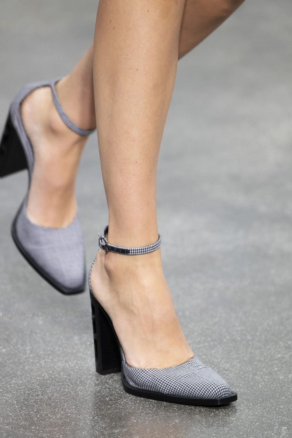 Fendi Fall Winter 2022-2023 Close Up Details Accessories Runway Magazine