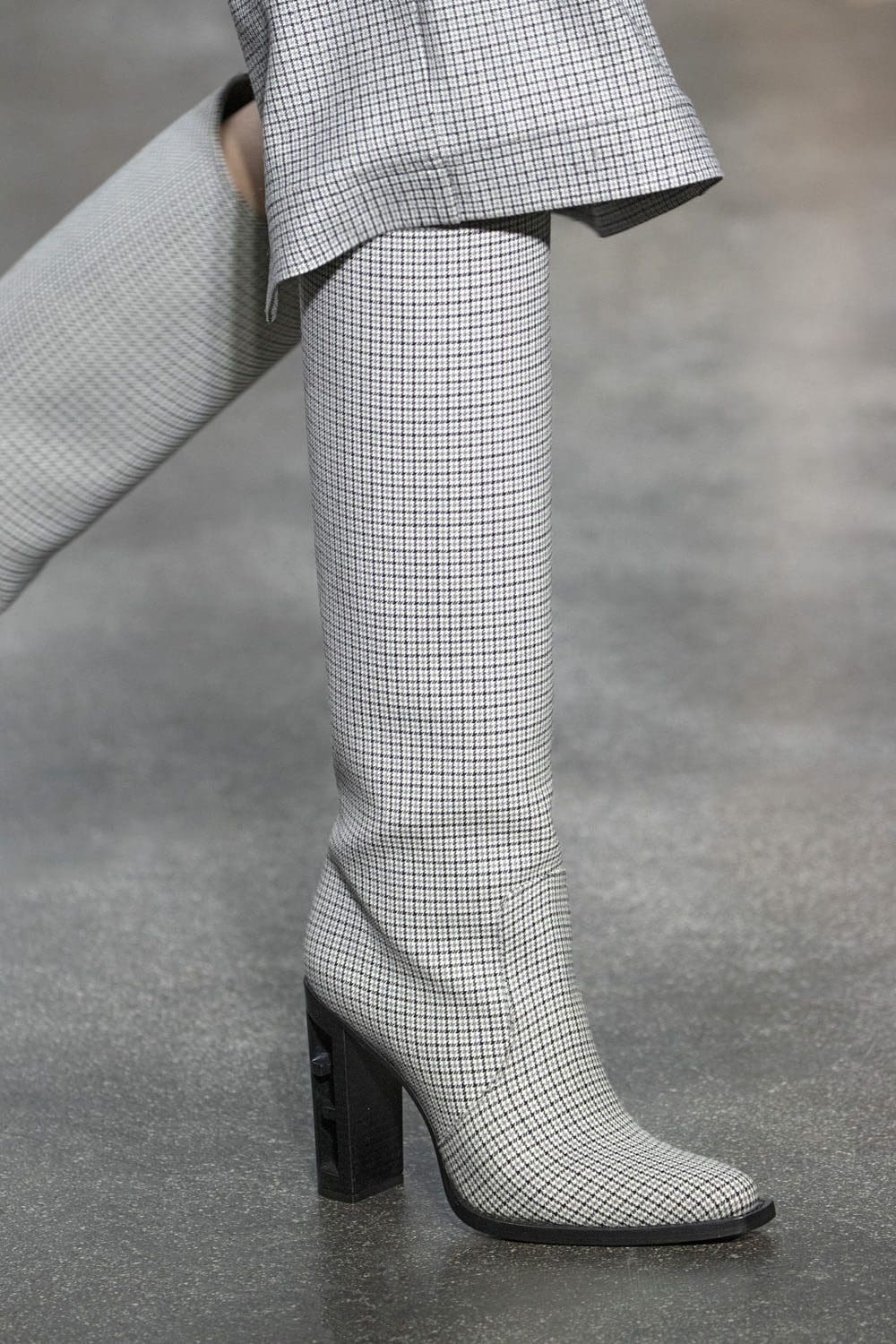 Fendi Fall Winter 2022-2023 Close Up Details Accessories Runway Magazine