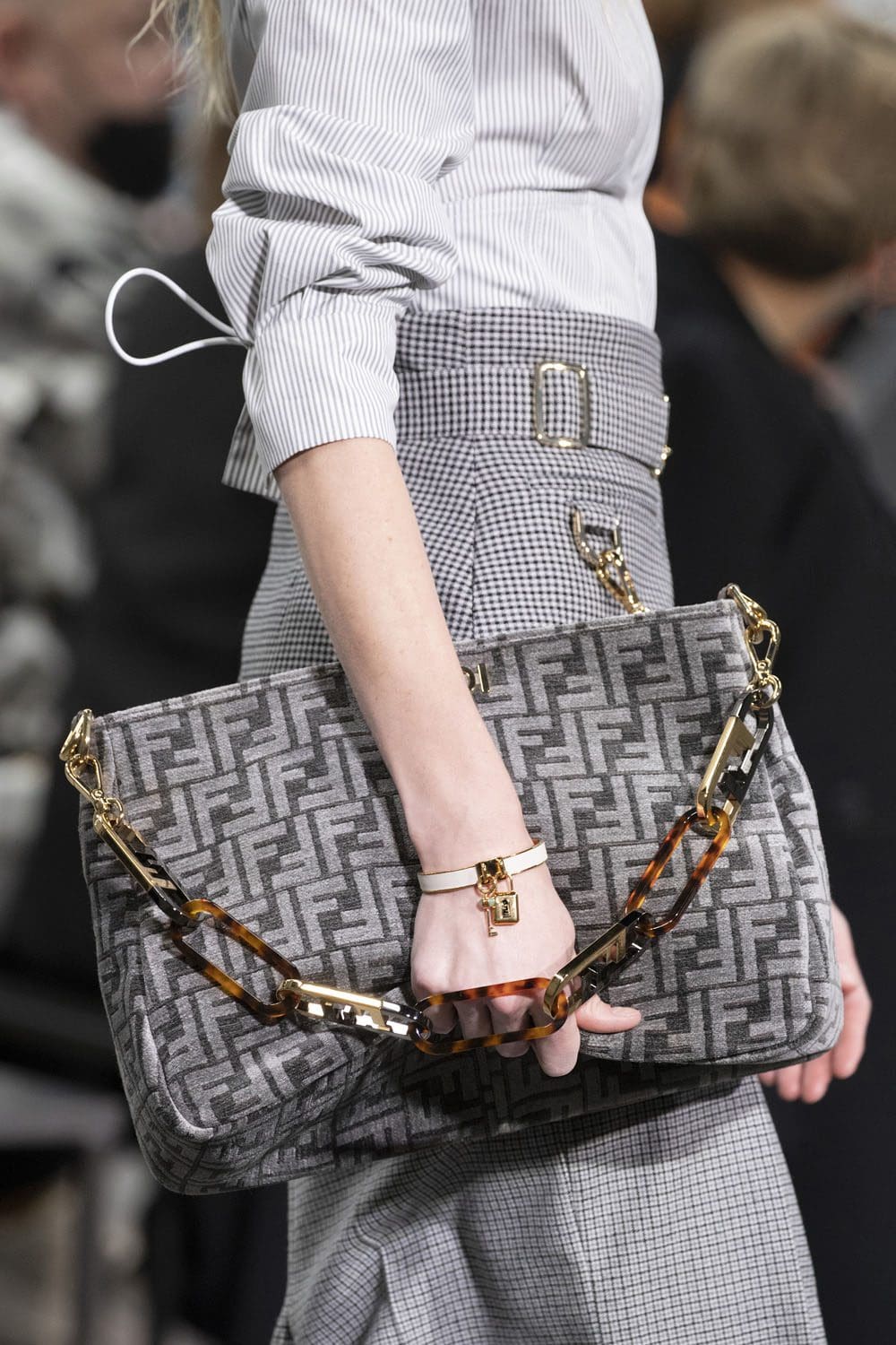 Fendi Fall Winter 2022-2023 Close Up Details Accessories Runway Magazine