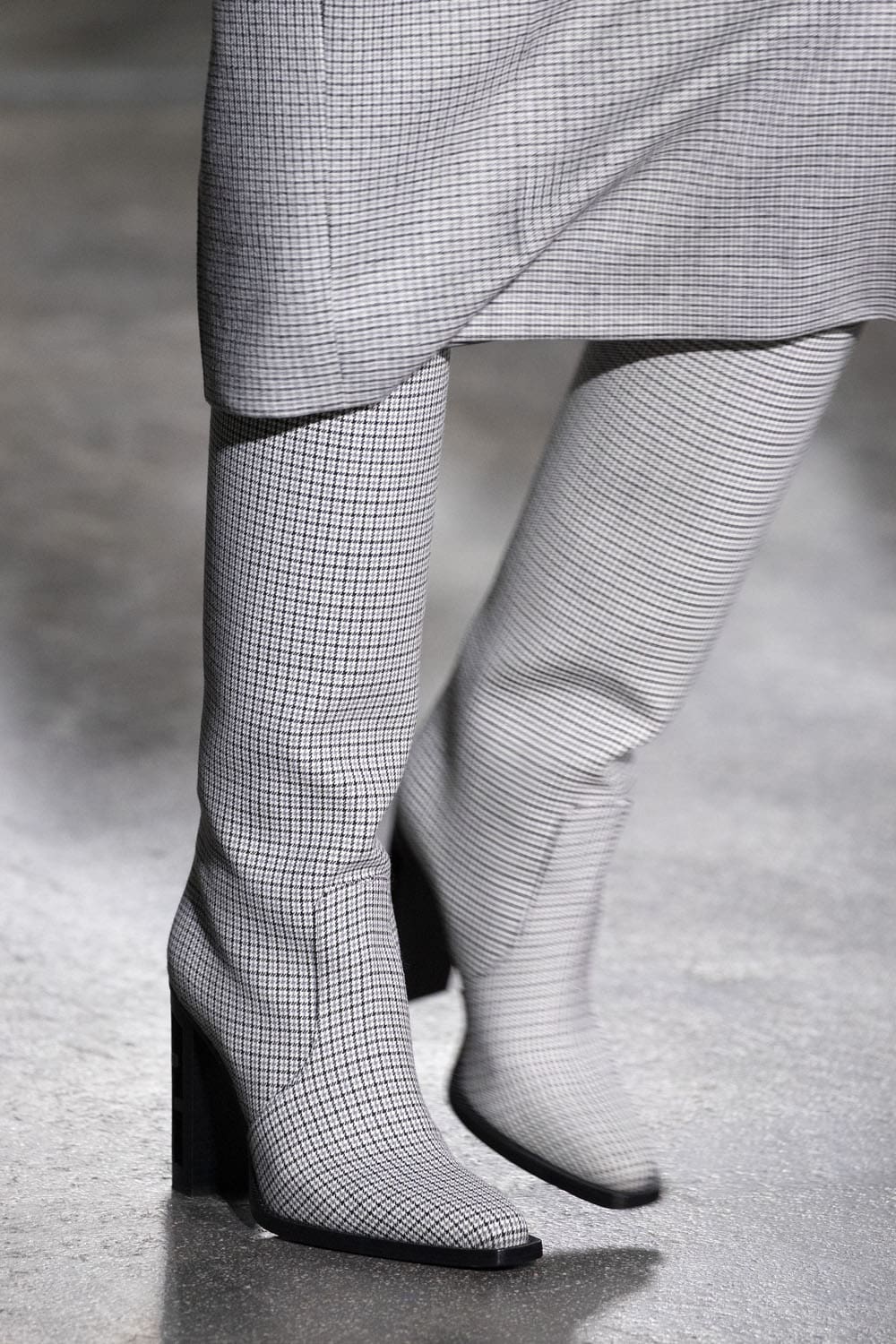 Fendi Fall Winter 2022-2023 Close Up Details Accessories Runway Magazine
