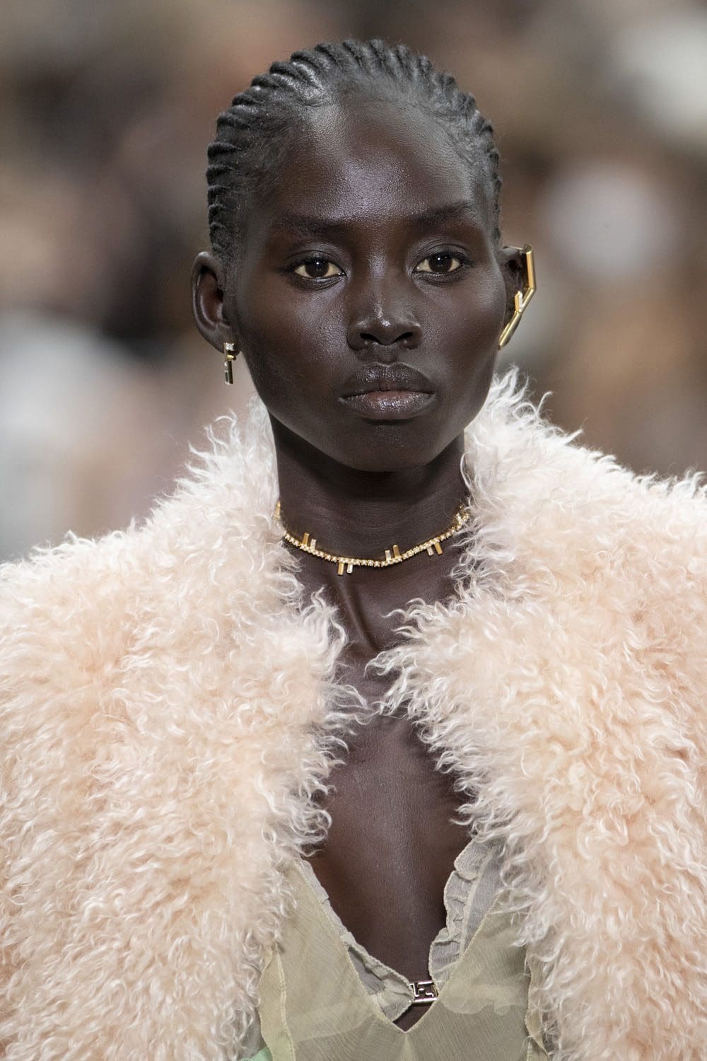 Fendi Fall Winter 2022-2023 Close Up Details Accessories Runway Magazine