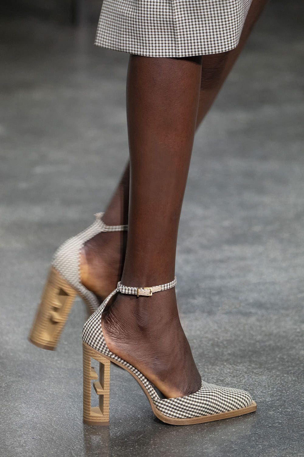 Fendi Fall Winter 2022-2023 Close Up Details Accessories Runway Magazine