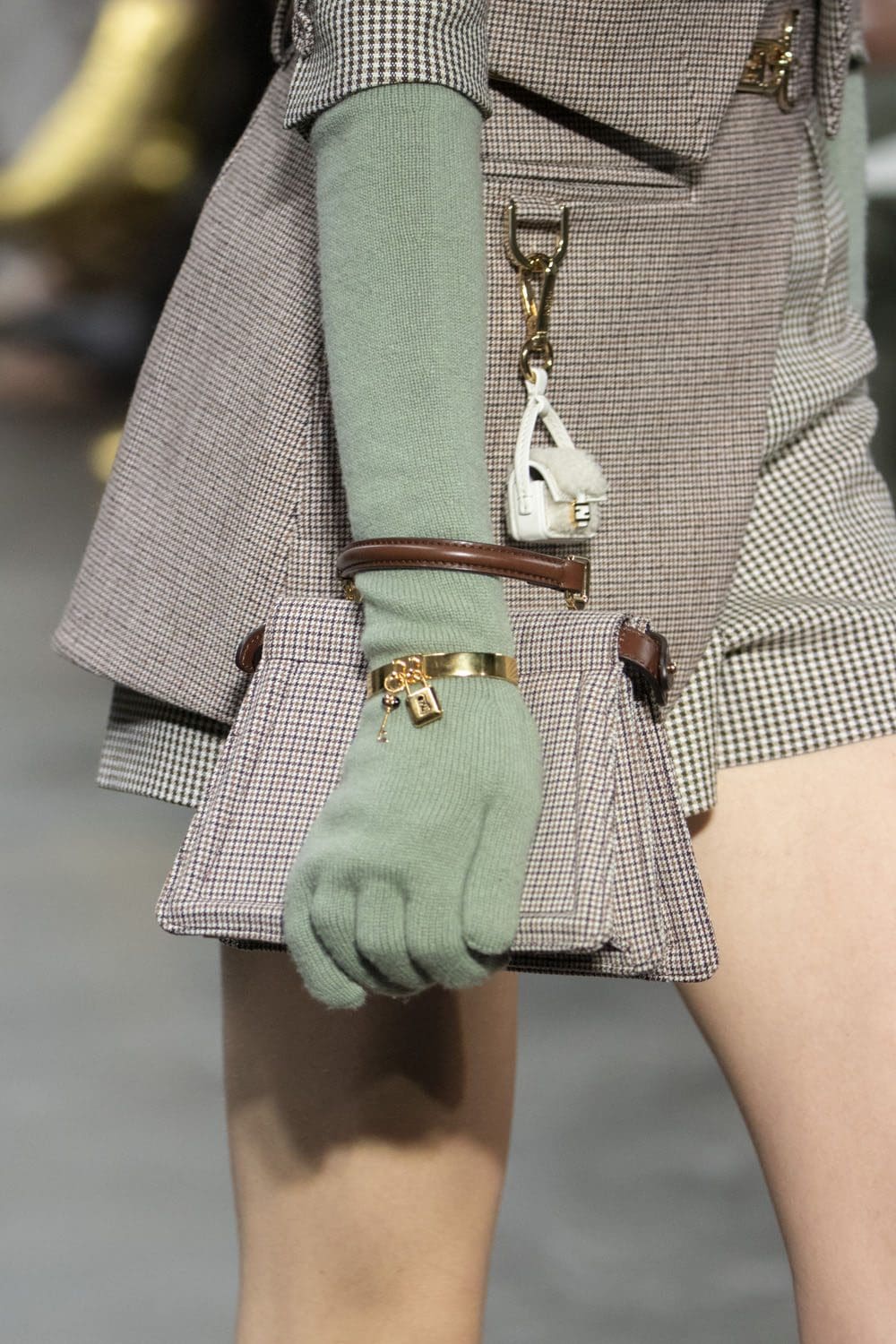 Fendi Fall Winter 2022-2023 Close Up Details Accessories Runway Magazine
