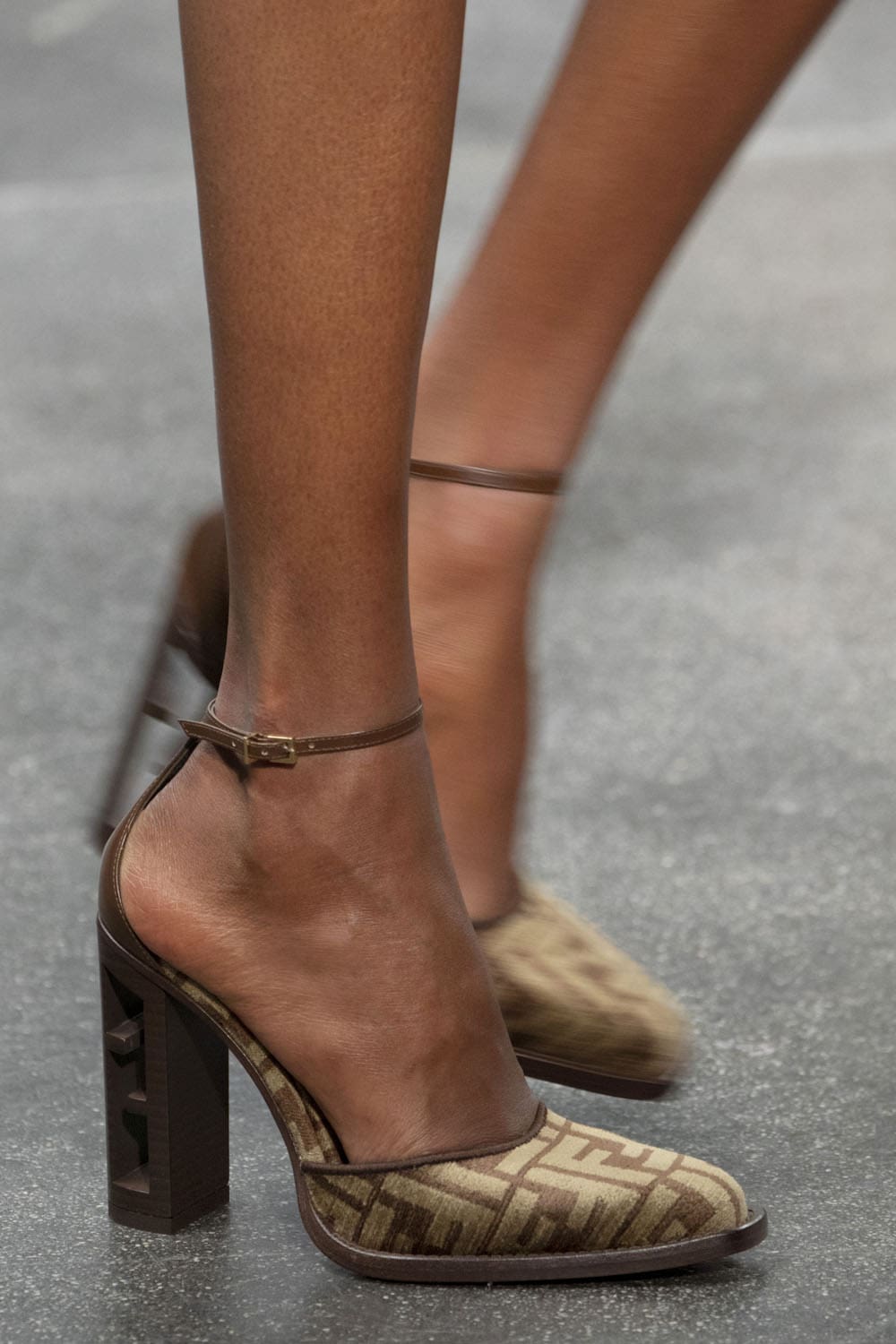 Fendi Fall Winter 2022-2023 Close Up Details Accessories Runway Magazine