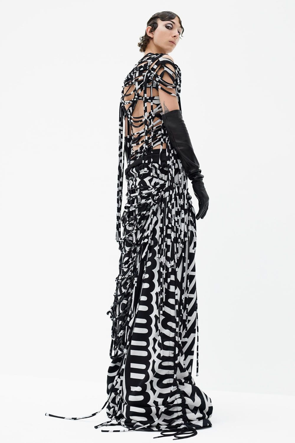 Marc Jacobs Autunno Inverno 2022-2023 by RUNWAY MAGAZINE