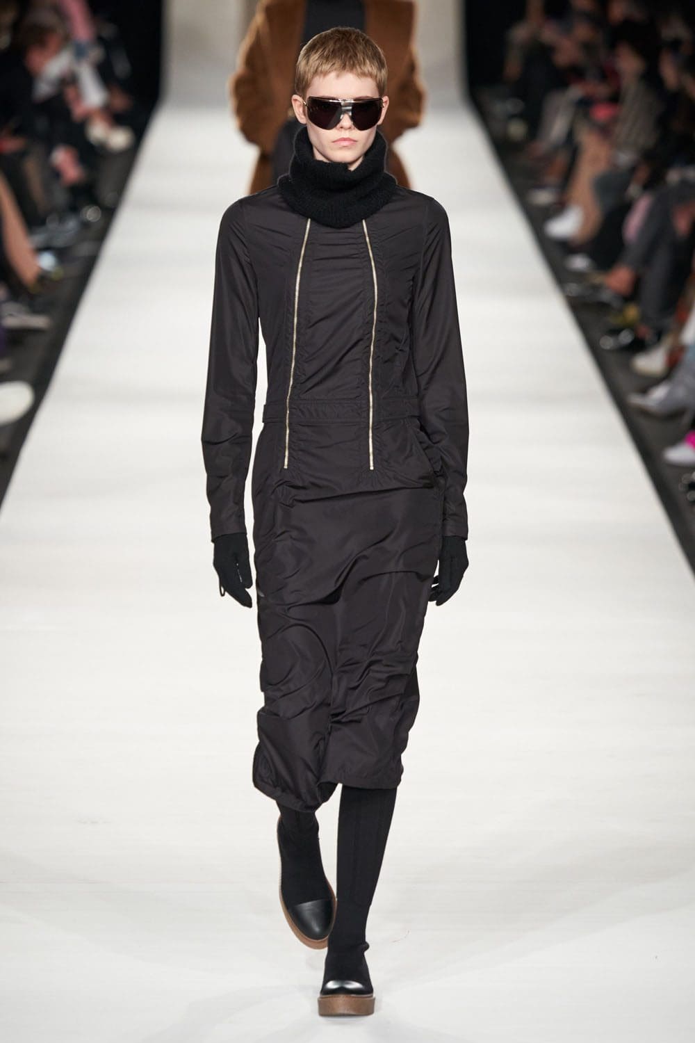 Max Mara outono inverno 2022-2023 Milan Runway revista