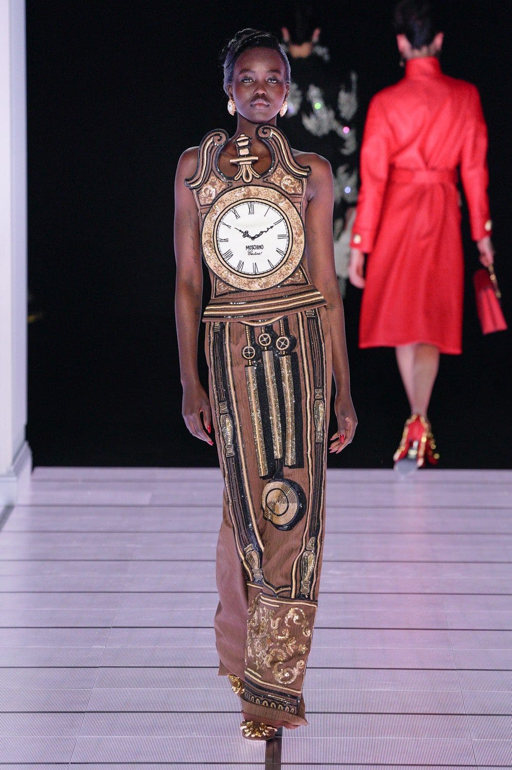 Moschino outono inverno 2022-2023 Milan Runway revista