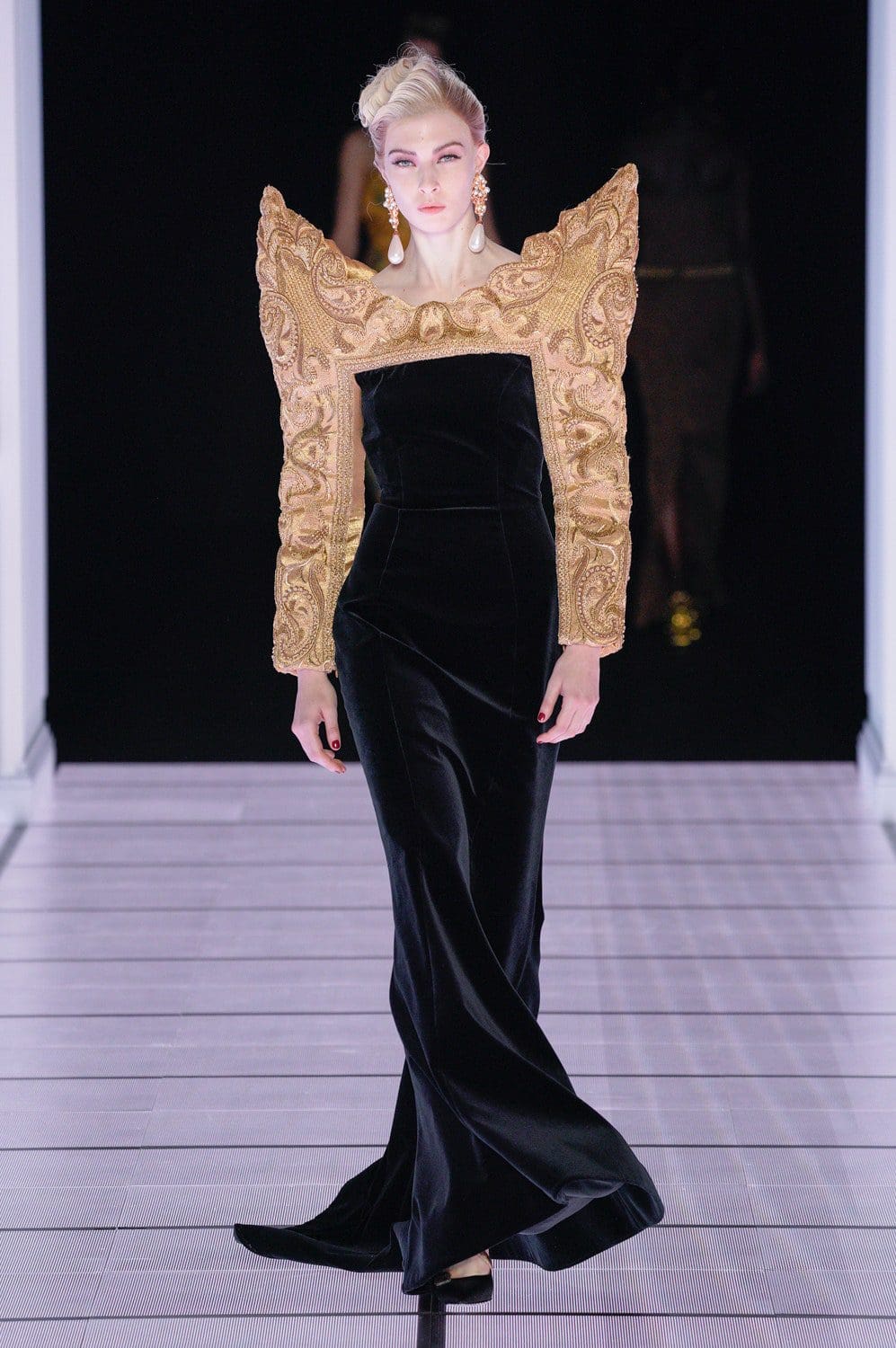 Moschino outono inverno 2022-2023 Milan Runway revista