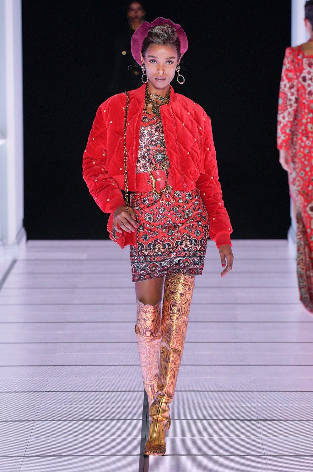 Moschino outono inverno 2022-2023 Milan Runway revista