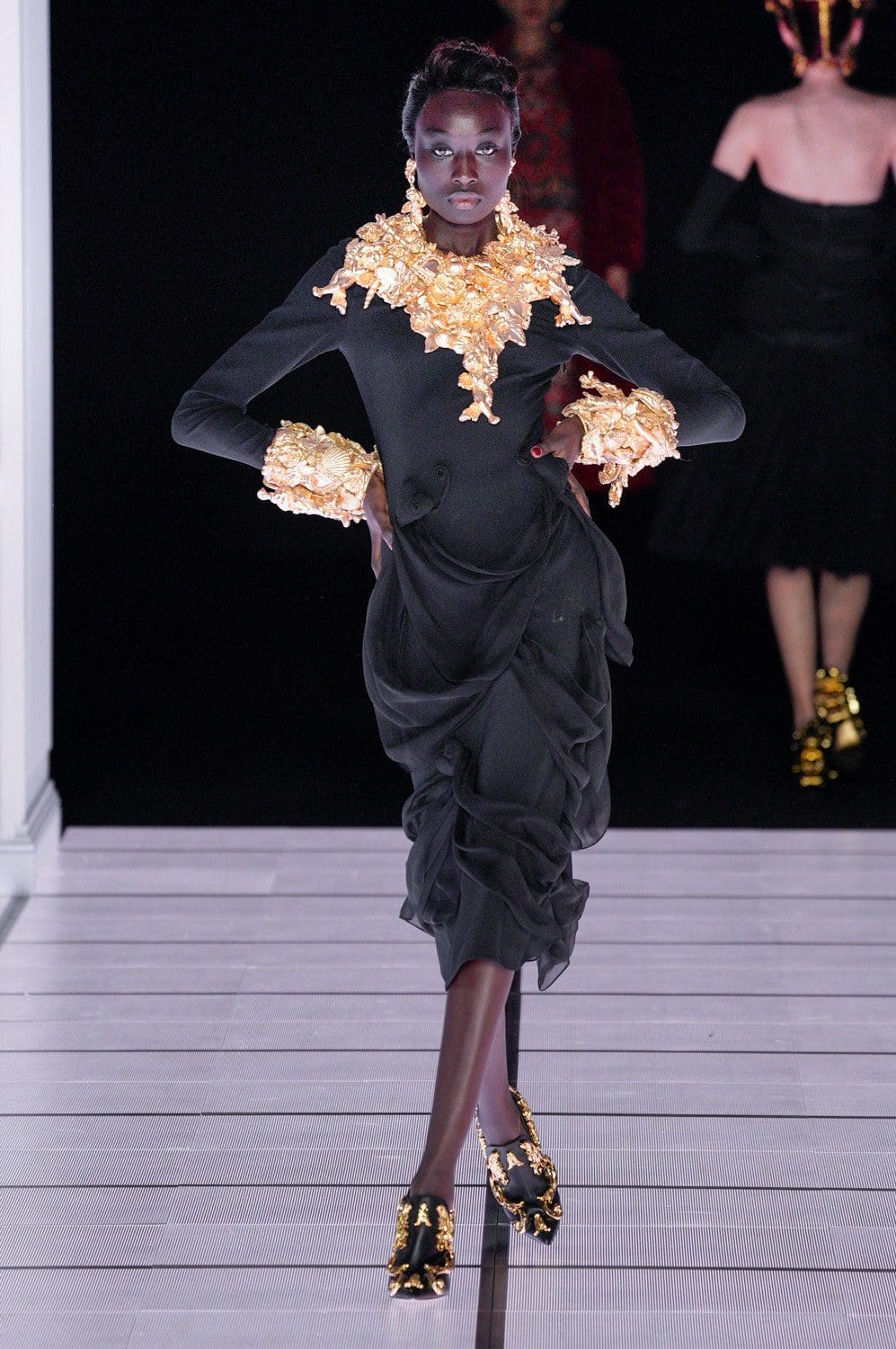 Moschino outono inverno 2022-2023 Milan Runway revista