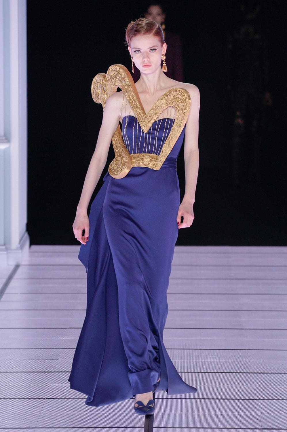 Moschino outono inverno 2022-2023 Milan Runway revista