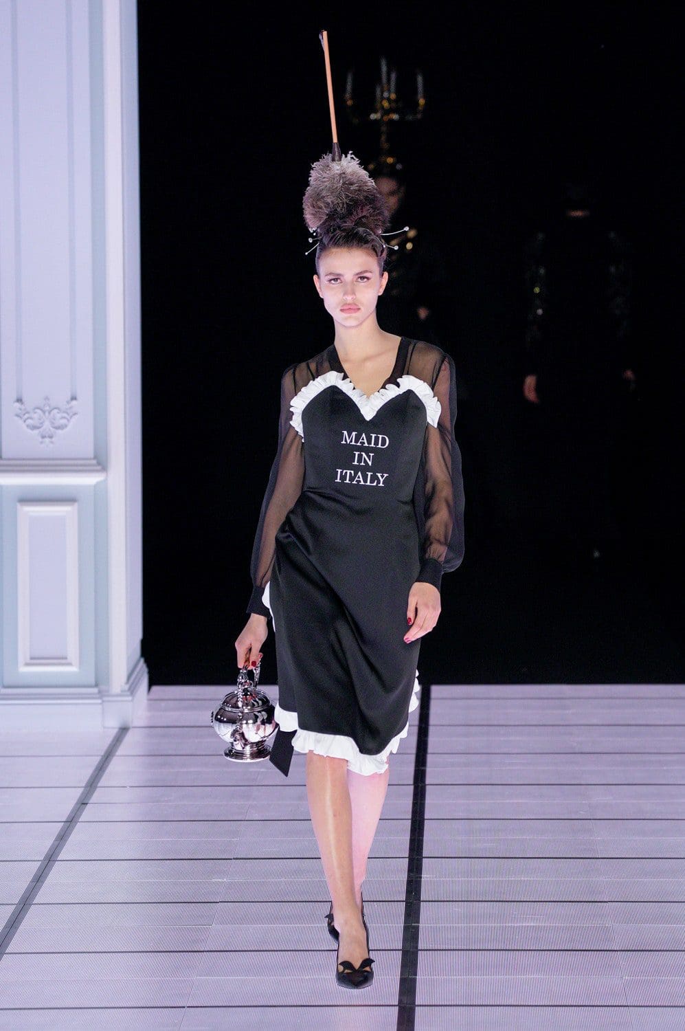 Moschino outono inverno 2022-2023 Milan Runway revista