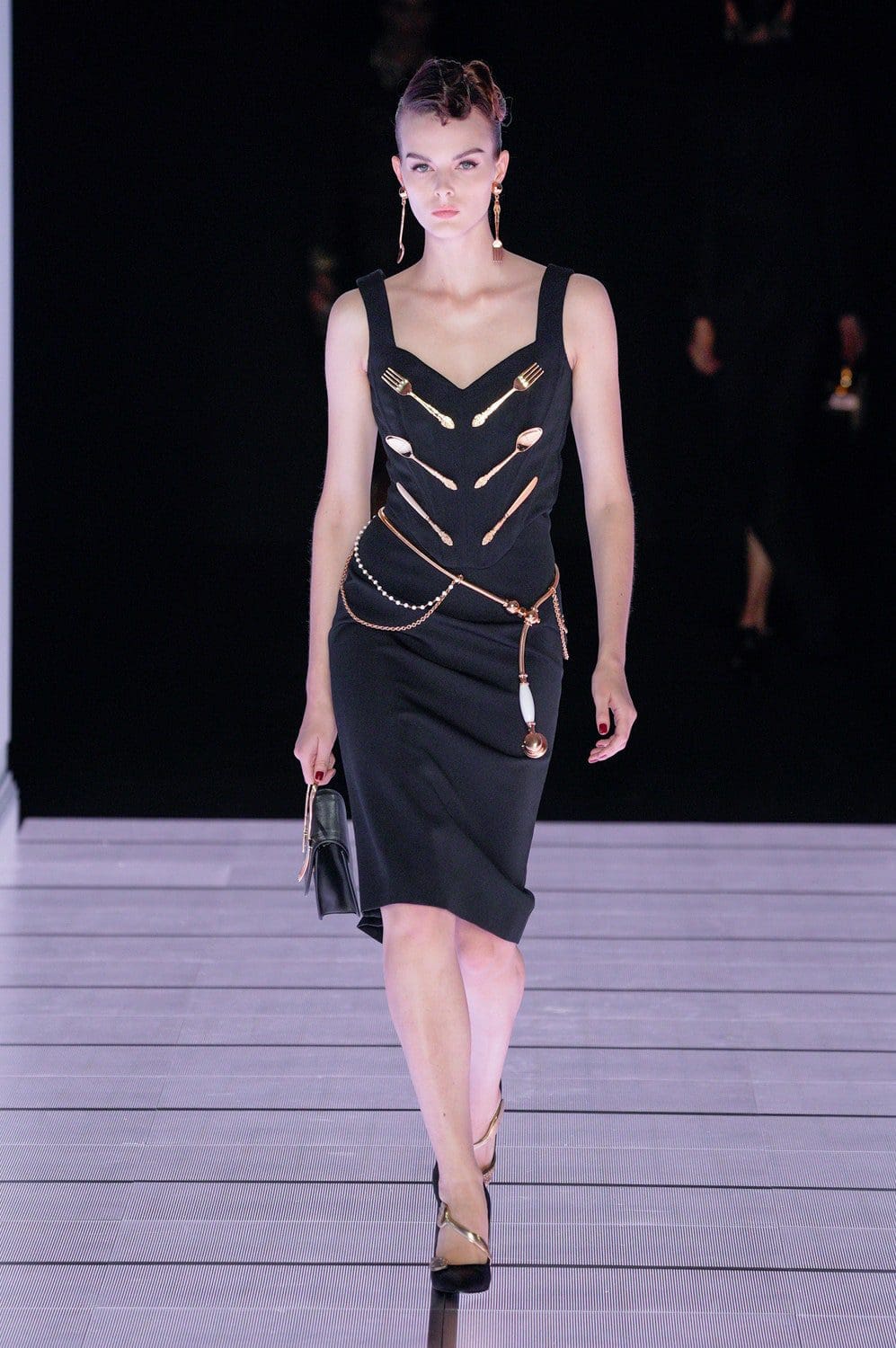 Moschino outono inverno 2022-2023 Milan Runway revista