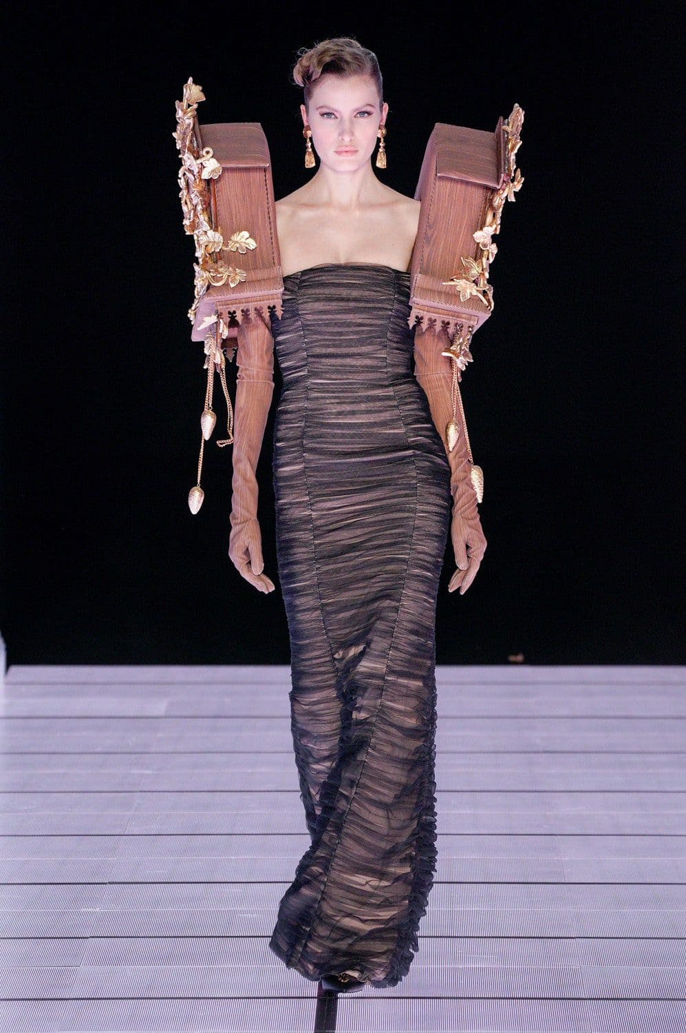 Moschino outono inverno 2022-2023 Milan Runway revista