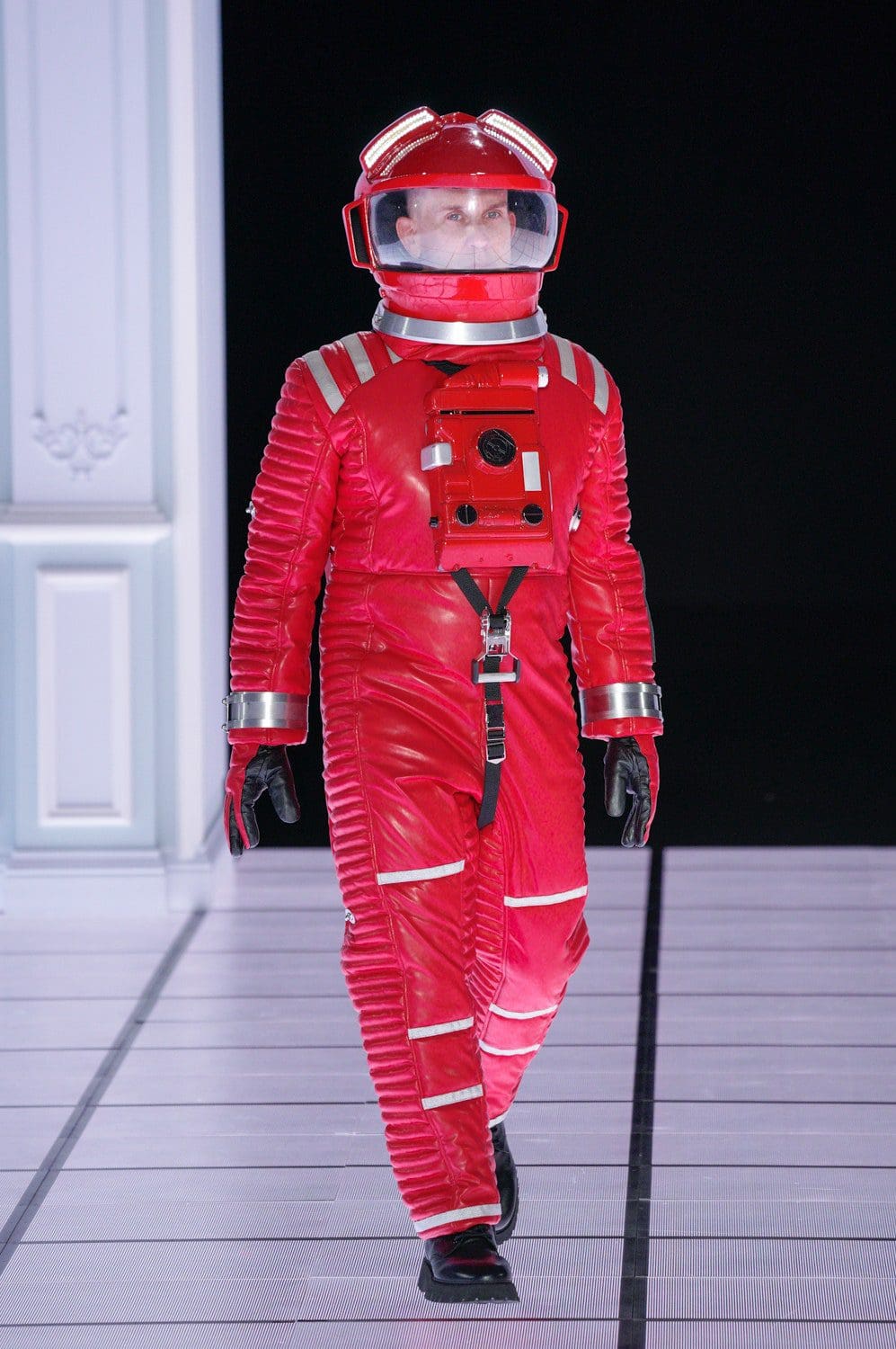 Moschino outono inverno 2022-2023 Milan Runway revista