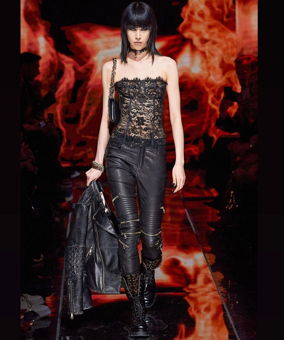Philipp Plein Fall Winter 2022-2023 Milan Runway Magazine