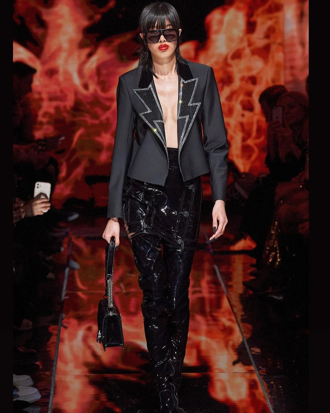 Philipp Plein Fall Winter 2022-2023 Milan Runway Magazine (1)