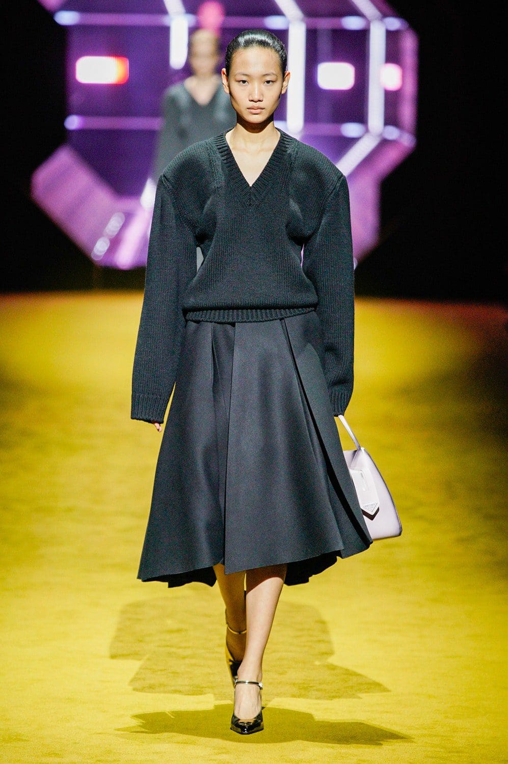 Prada Herbst Winter 2022-2023 Milan Runway Magazin