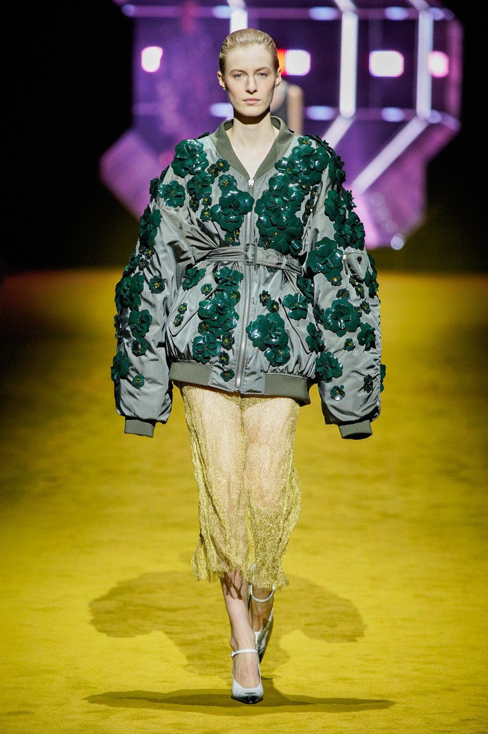 Prada Herbst Winter 2022-2023 Milan Runway Magazin